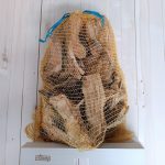 Anzündholz Aus Olivenholz Auf Palette 700 Kg – Holz Für Kamin, Grill Und Pizzerien – 100 % Olivenholz Made in Italy – Gratis 4 Säcke Olivenholz-Chips