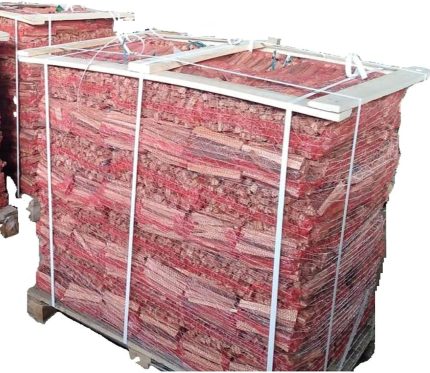 Premium Anfeuerholz Aus Nadelholz - 1 Palette 96 Netz Je 5 Dm³ – Trockenes Anzündholz Für Kamin, Grill, Ofen Und Lagerfeuer – Naturbelassenes Anmachholz Für Einfaches Entzünden – (480 Dm³)